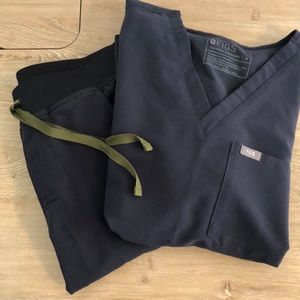 Figs, catrina top, Kade bottom, both medium. Dark harbor